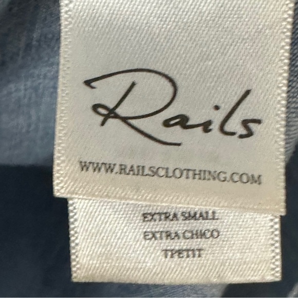 Revolve Rails Zimi Top Medium Vintage Wash Size XS Chambray Bell Sleeves V Neck - Picture 13 of 16